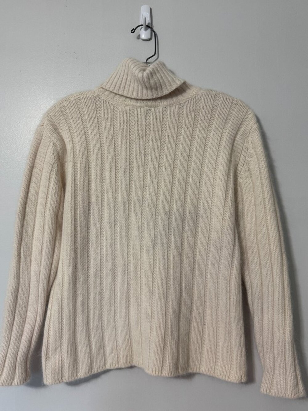 ERIKA & CO. Y2K Angora Lambswool Blend Turtleneck Sweater - Picture 2 of 6
